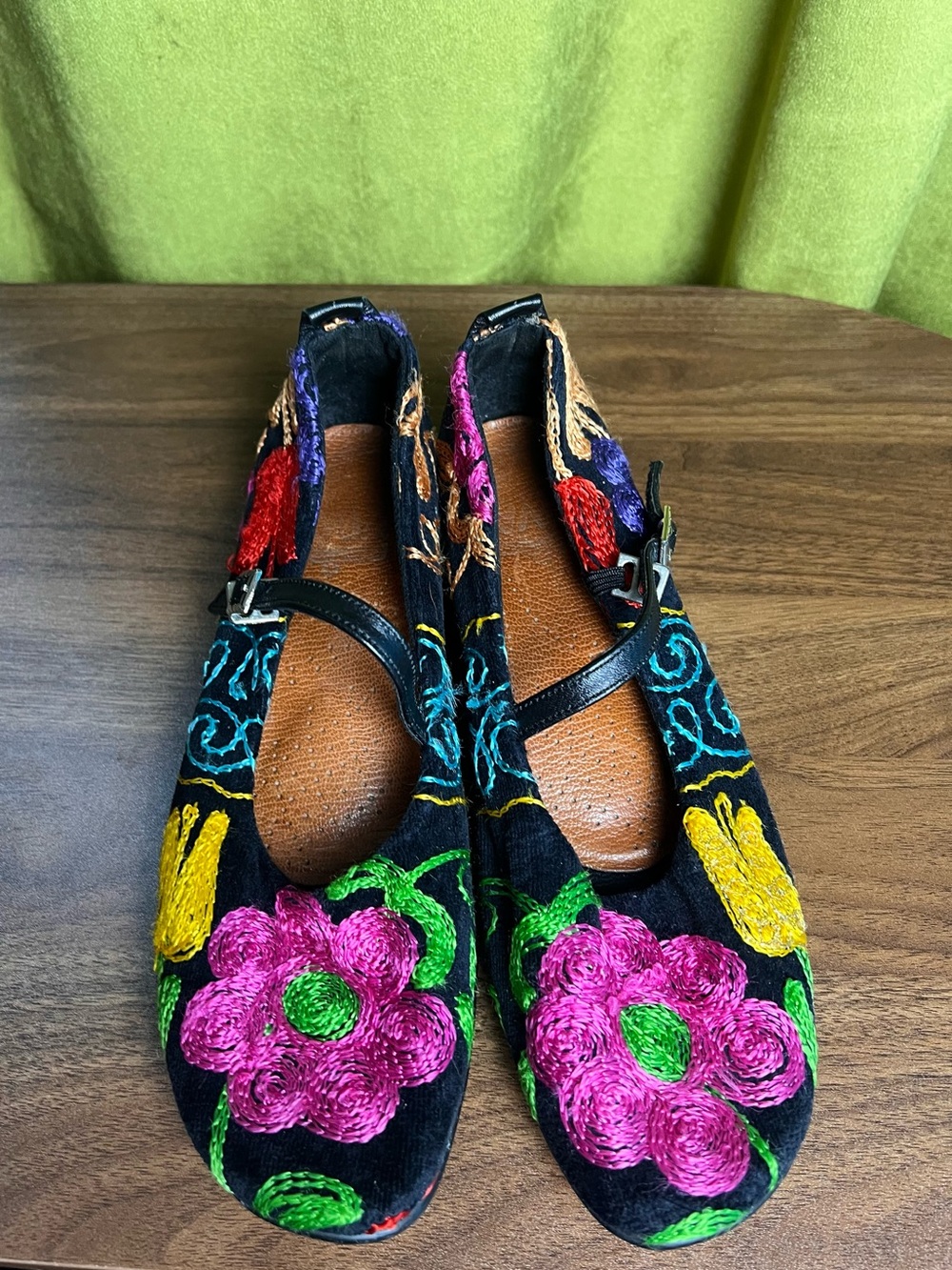 Vintage Andeg International Embroidered Floral Mary Jane Flats Bohemian Size 38